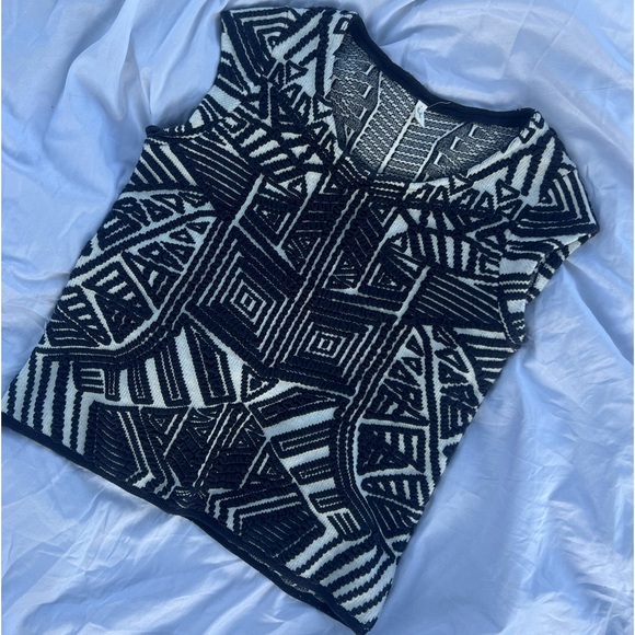 ANTHROPOLOGIE MOTH TOP - Picture 1 of 6